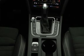 Volkswagen Passat - 2021