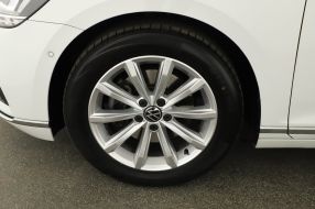 Volkswagen Passat - 2021