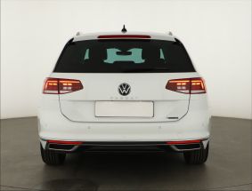 Volkswagen Passat - 2021