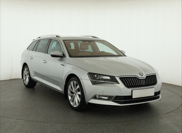 Škoda Superb 2016
