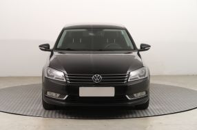 Volkswagen Passat - 2011