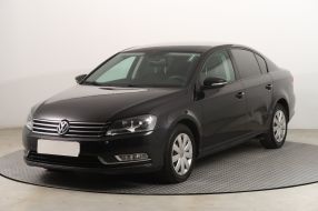Volkswagen Passat - 2011