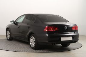 Volkswagen Passat - 2011