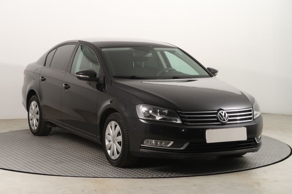 Volkswagen Passat - 2011