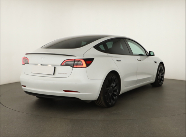Tesla Model 3 - 2021