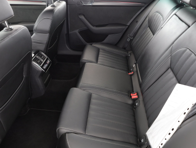 Škoda Superb - 2023