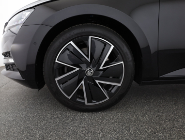 Škoda Superb - 2023