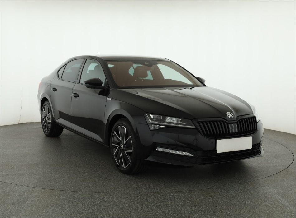 Škoda Superb - 2023