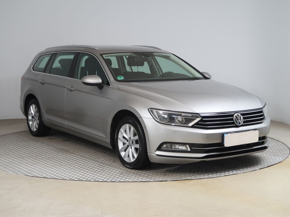 Volkswagen Passat - 2015