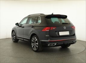 Volkswagen Tiguan - 2021