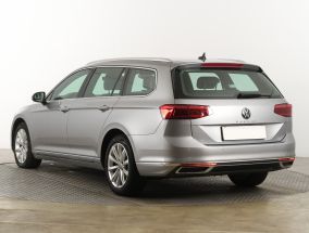 Volkswagen Passat - 2022