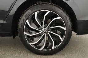 Volkswagen Golf - 2021
