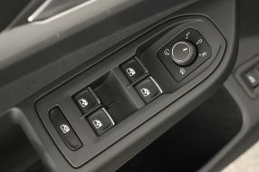 Volkswagen Golf - 2021