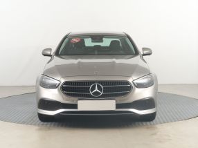 Mercedes-Benz E - 2021