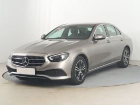 Mercedes-Benz E - 2021