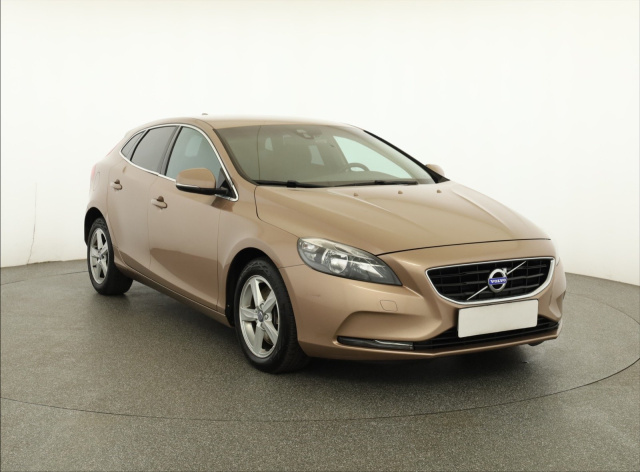 Volvo V40 2014