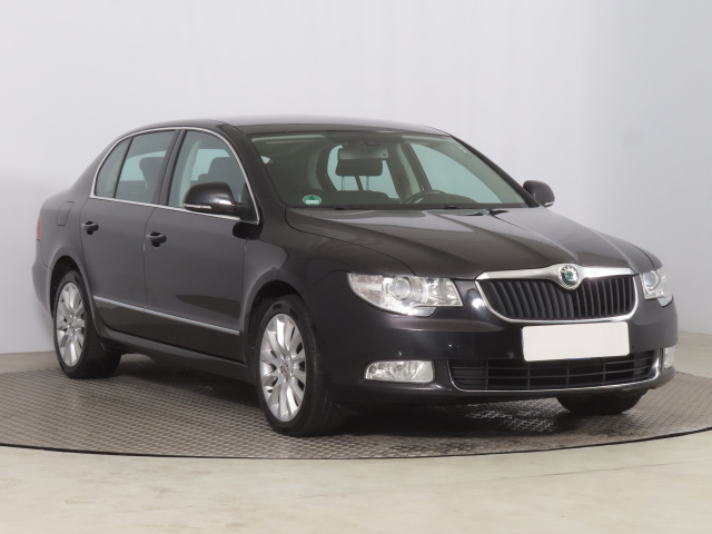 Škoda Superb 2012