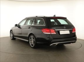 Mercedes-Benz E - 2016