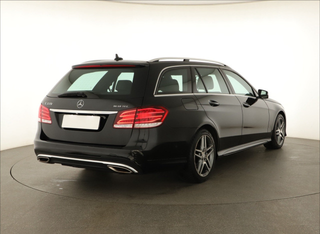Mercedes-Benz E 220 BlueTEC 4MATIC