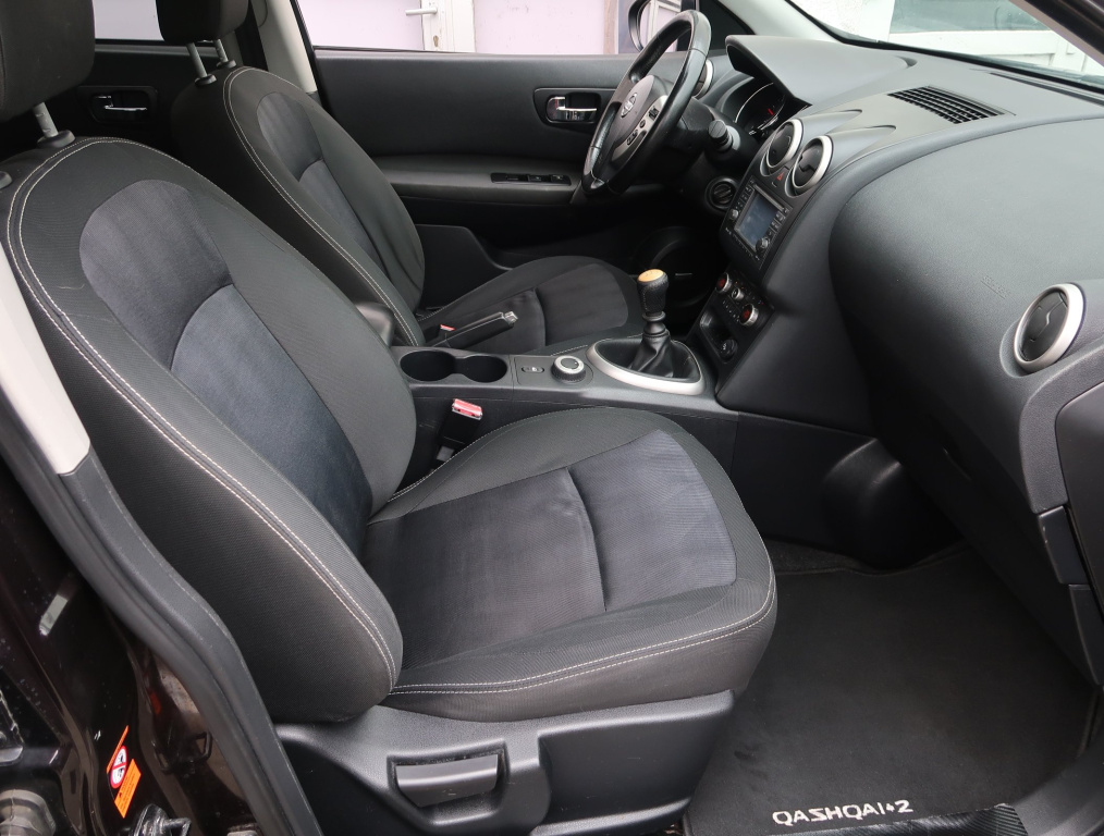 Nissan Qashqai+2