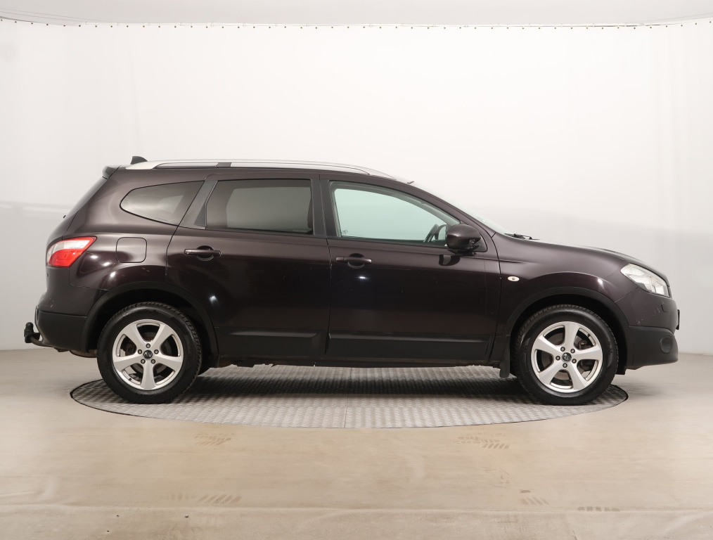 Nissan Qashqai+2