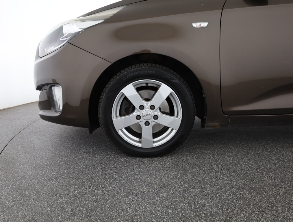 Kia Carens