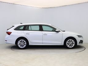 Škoda Octavia - 2023