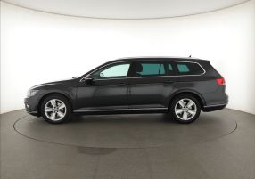 Volkswagen Passat - 2022