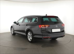 Volkswagen Passat - 2022