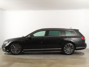 Volkswagen Passat - 2021