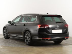 Volkswagen Passat - 2021