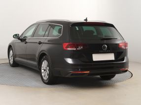 Volkswagen Passat - 2021