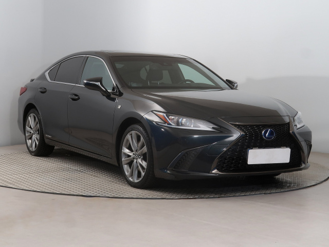 Lexus ES 2020