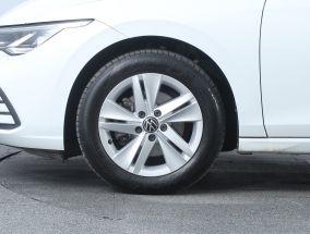 Volkswagen Golf - 2022