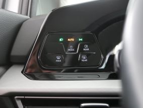 Volkswagen Golf - 2022