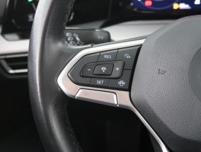 Volkswagen Golf - 2022