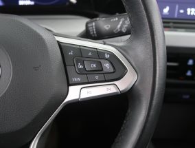 Volkswagen Golf - 2022