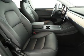 Tesla Model Y - 2022