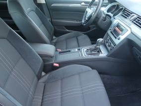 Volkswagen Passat - 2016