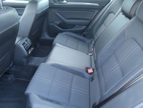 Volkswagen Passat - 2016