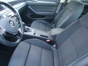 Volkswagen Passat - 2016