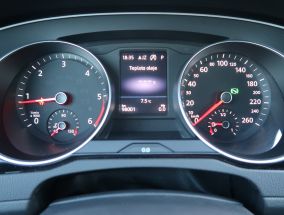 Volkswagen Passat - 2016