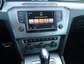 Volkswagen Passat - 2016