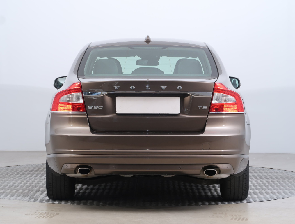 Volvo S80