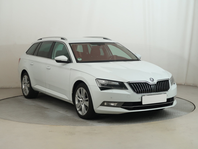 Škoda Superb 2016
