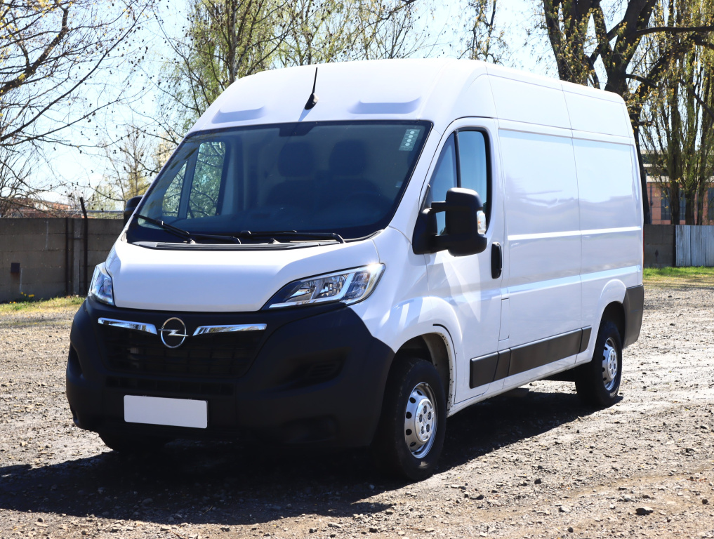 Opel Movano