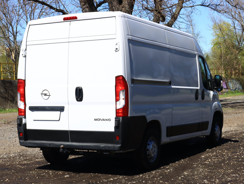 Opel Movano