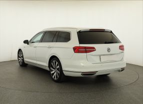 Volkswagen Passat - 2015