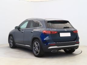 Mercedes-Benz GLA - 2021