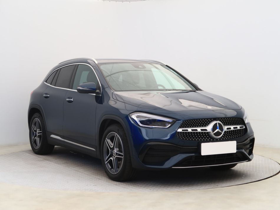 Mercedes-Benz GLA - 2021